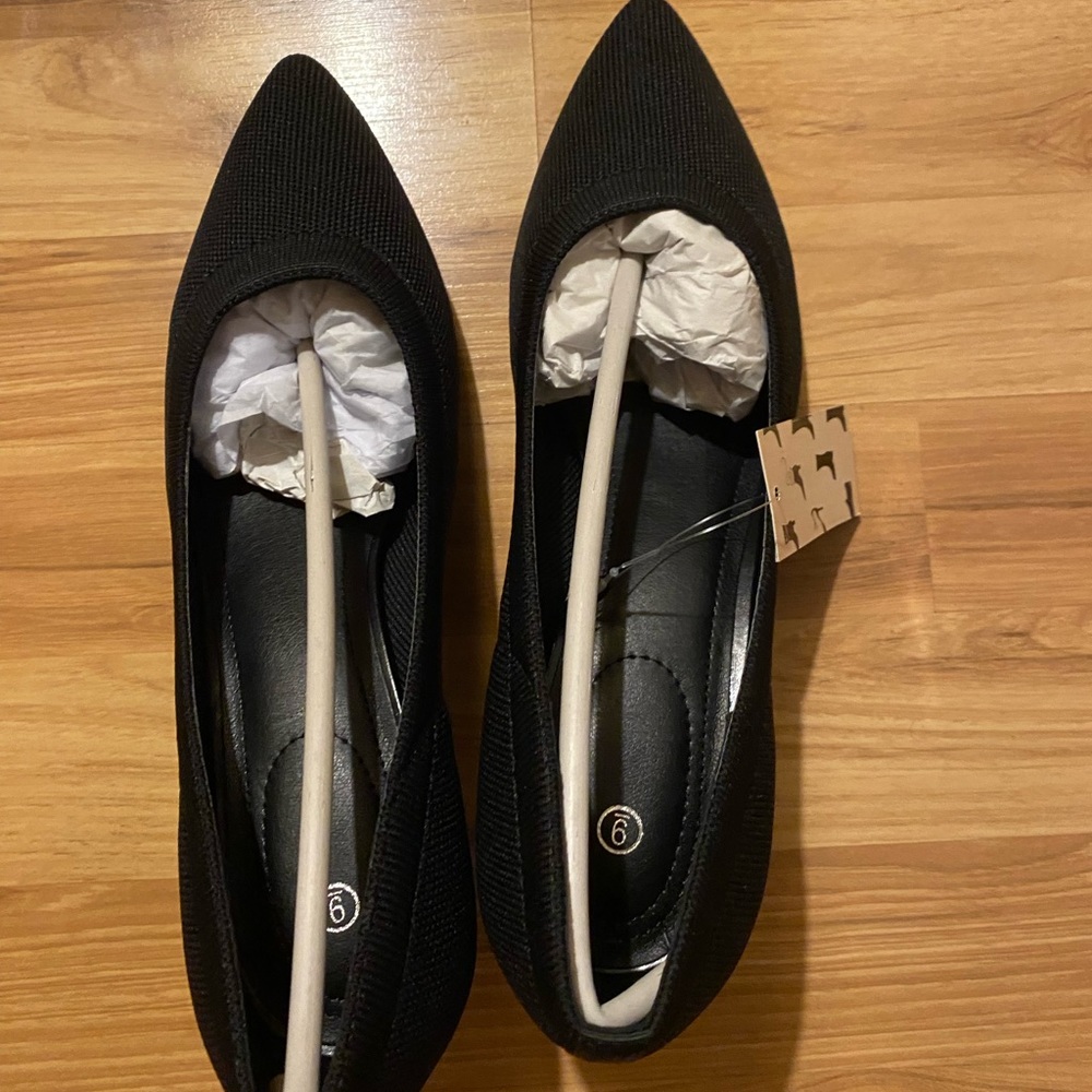 Fashion footwear. The perfect Black shoe!